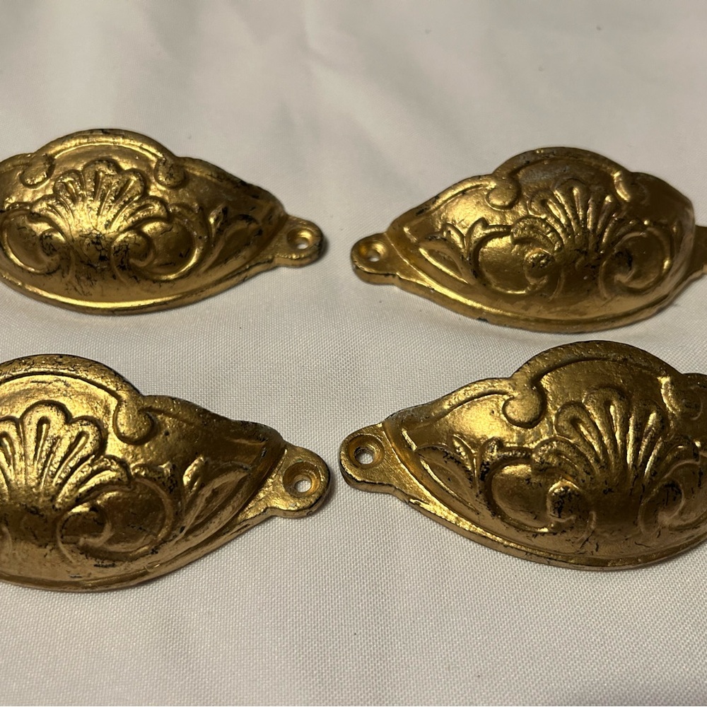 Elegant Gold Vintage Drawer Pulls